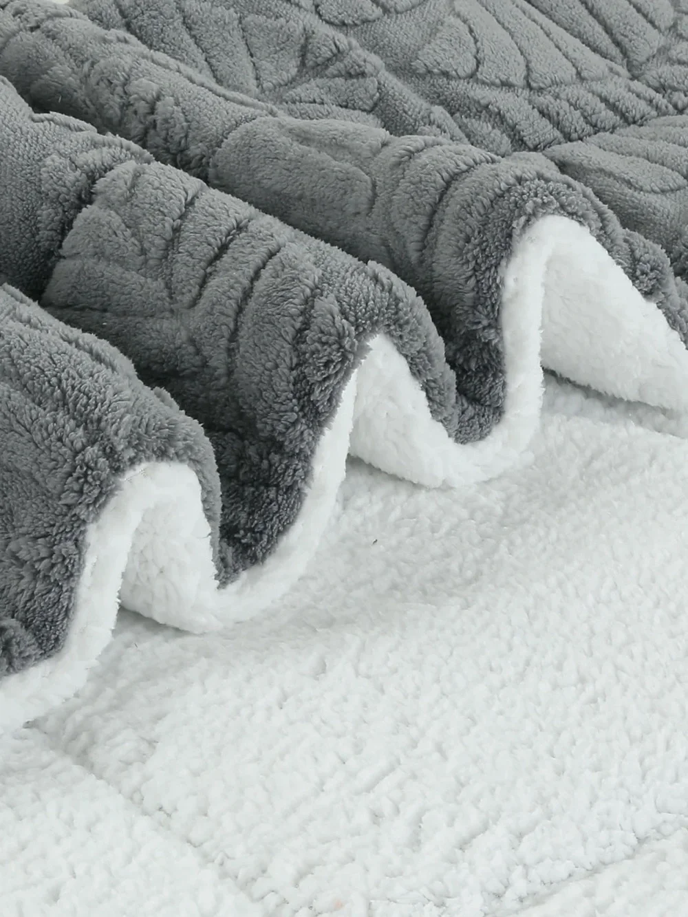 Gray Leaf-Pattern Reversible Comforter Set Queen 3 piece set